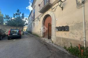 CASA SEMINDIPENDENTE A FISCIANO