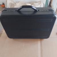 valigia con  cassettiera  portaminuteria