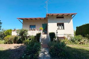 Casa Singola con giardino e garage N/550