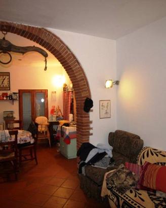 Appartamento di 168 m² con 4 locali a Bucine