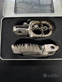 Pedane in titanio Pro Pegs KTM HUSQVARNA GAS GAS