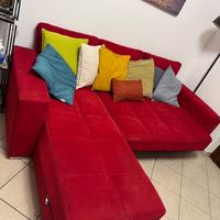 Divano per comode serate di relax .