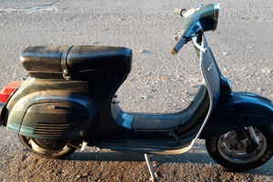 Vespa 125 primavera et3 1976 jeans