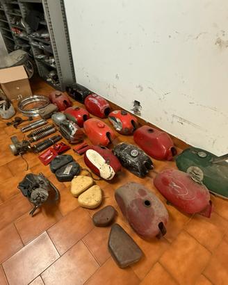 Vari ricambi moto d’epoca