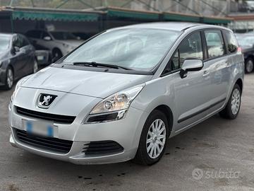 Peugeot 5008 1.6 HDi 112CV 7 POSTI