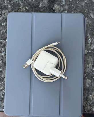 IPad 7 generazione 32gb grigio con caricabatterie 