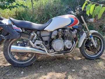 Yamaha XJ 900