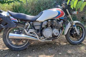 Yamaha XJ 900