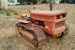 Trattore Fiat 605c con cingoli