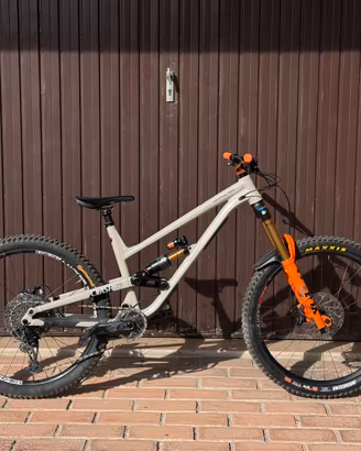 Commencal clash 2023