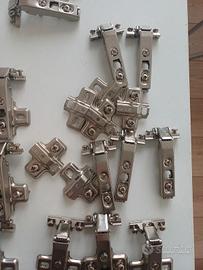 Cerniere per ante IKEA vetro (Besta Tombo e Billy)