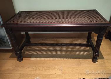 Panca antica, legno intagliato e paglia di Vienna