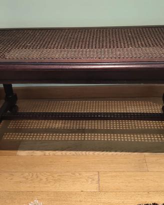 Panca antica, legno intagliato e paglia di Vienna