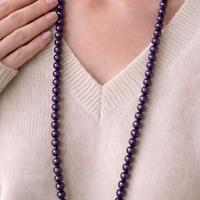Collana lunga a sfere color viola scuro perlato