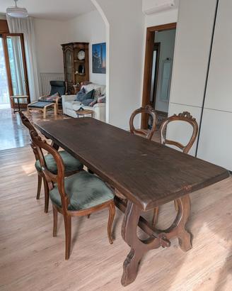 Tavolo da pranzo in legno massello con 4 sedie