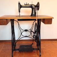 MACCHINA DA CUCIRE - ANTICA