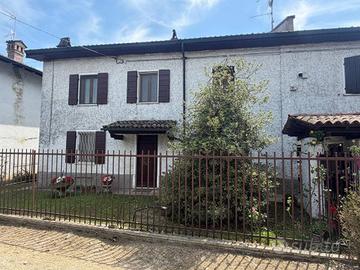 Villa di 370 m² con 4 locali e box auto doppio a V