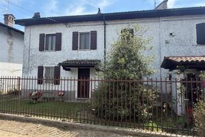 Villa di 370 m² con 4 locali e box auto doppio a V