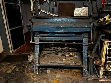 Piegatrice manuale Hyllus - Affidabile, robusta e