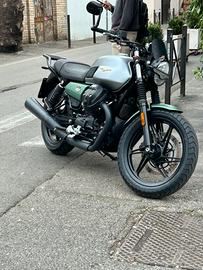 Guzzi v7 850 2021 centenario