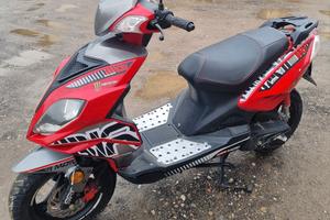Scooter KSR Moto Sirion 50 cc e casco