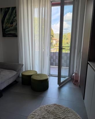Pouf velour verde con frange