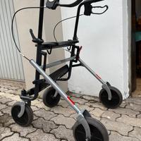 Deambulatore con seduta