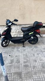 Scooter elettrico con pedali marca ufo
