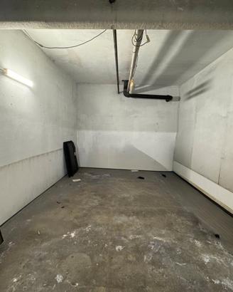 Box garage 21mq meda
