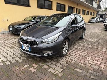KIA cee'd 1.6 CRDi 128 CV aut. SW Cool TETTO PANOR