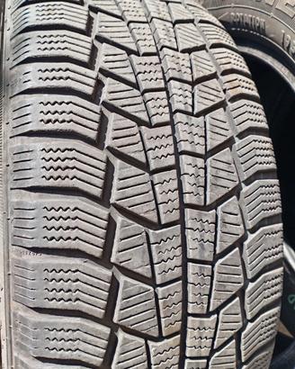 Gomme antineve praticamente nuove