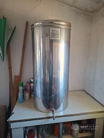 Contenitore in acciaio inox da 170 litri per vino