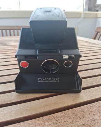 polaroid sx70  modificata per pellicola 600