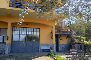 Vendita locale/appartamento/garage