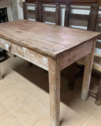 Vecchio tavolo Sardo per il pane, sa mesa