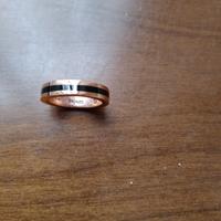 Anello in bronzo Marca Rebecca colore oro 