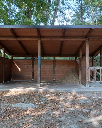 Capannina per cavalli in legno di abete (7,5x4 m)