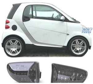 FRECCIE LATERALI PER SMART FORTWO 451 07- LED NERO