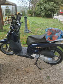 Honda sh 150 euro 1500 trattabile Pagato un mese f