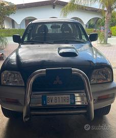 Mitsubishi l 200 