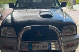 Mitsubishi l 200 