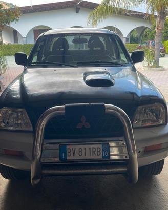 Mitsubishi l 200 