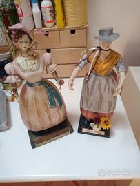 statue in legno dipinto