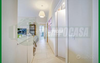 QUADRILOCALE IN PERFETTO STATO CON VISTA LAGO E BO