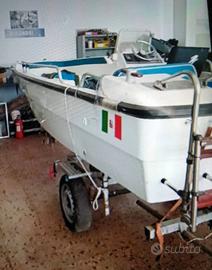 barca italiana con motore
