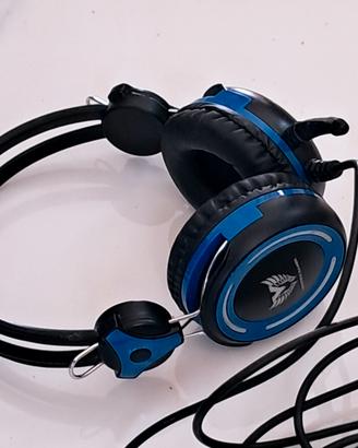 Cuffie da gaming con cavo jack audio e attacco USB