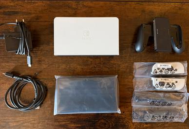 Nintendo switch OLED + switch sport + cassa rgb - Console e Videogiochi ...