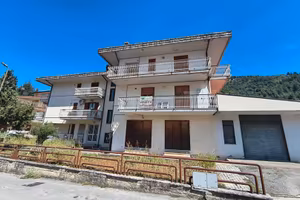VIA VIGNOLE – APPARTAMENTO CON BOX AUTO