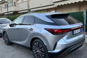 Lexus 450 RX ibrida con plug in