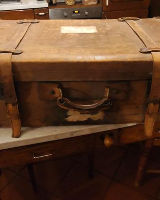 Valigia in cuoio vintage anni 20